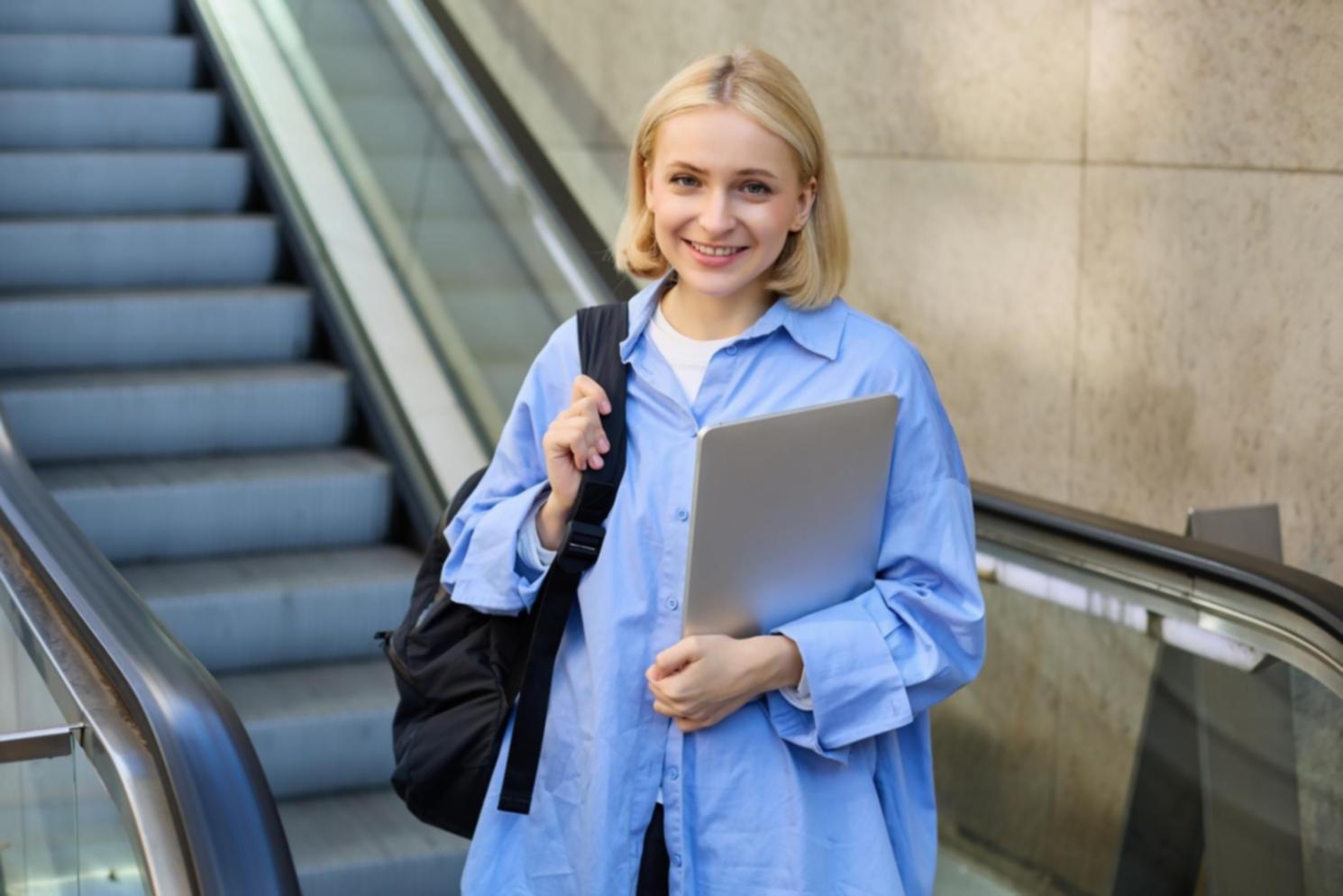 Workspace de proyecto con gráficos de inflación y análisis de datos